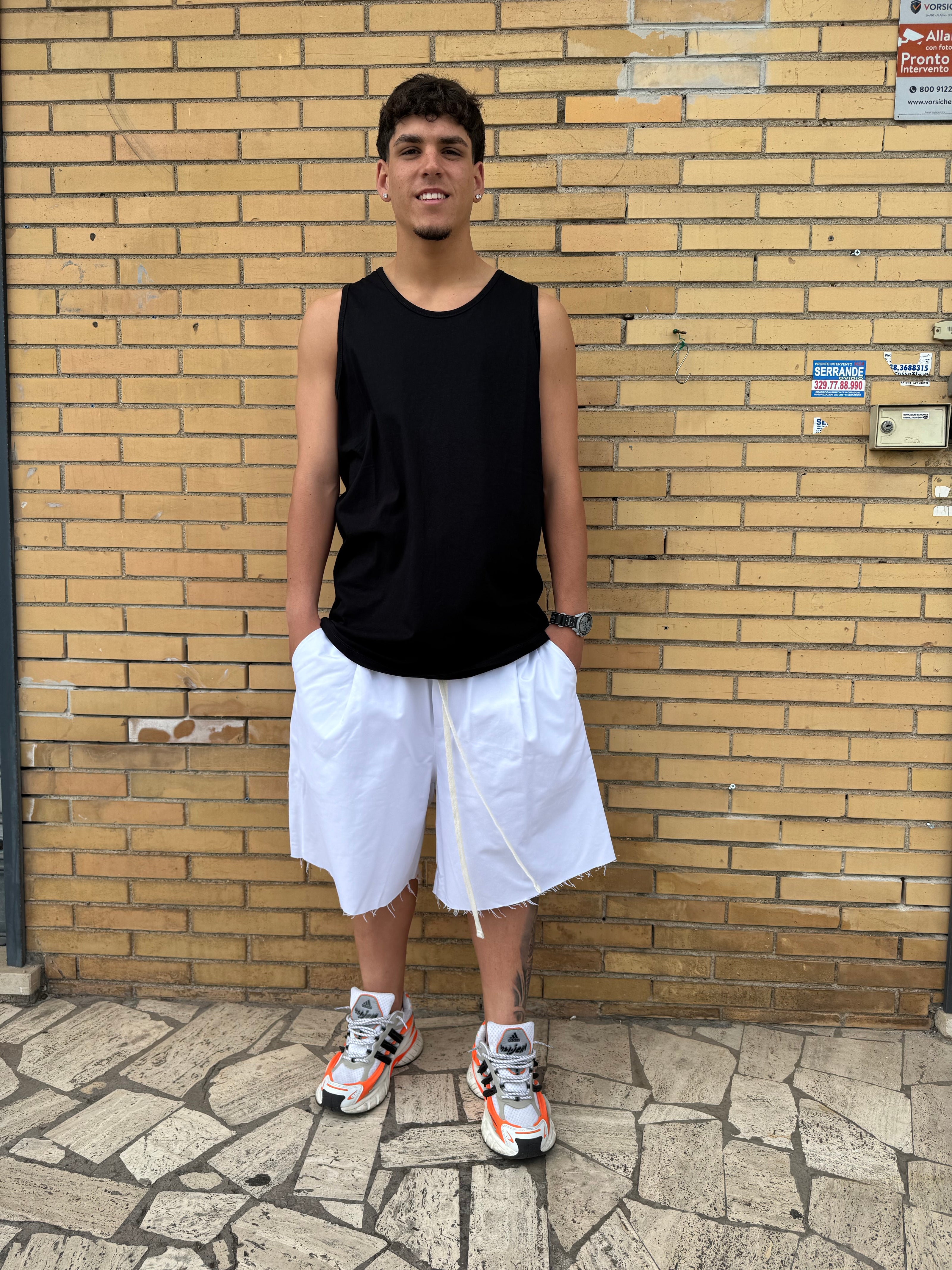 PANTALONCINO TAGLIO VIVO OVER