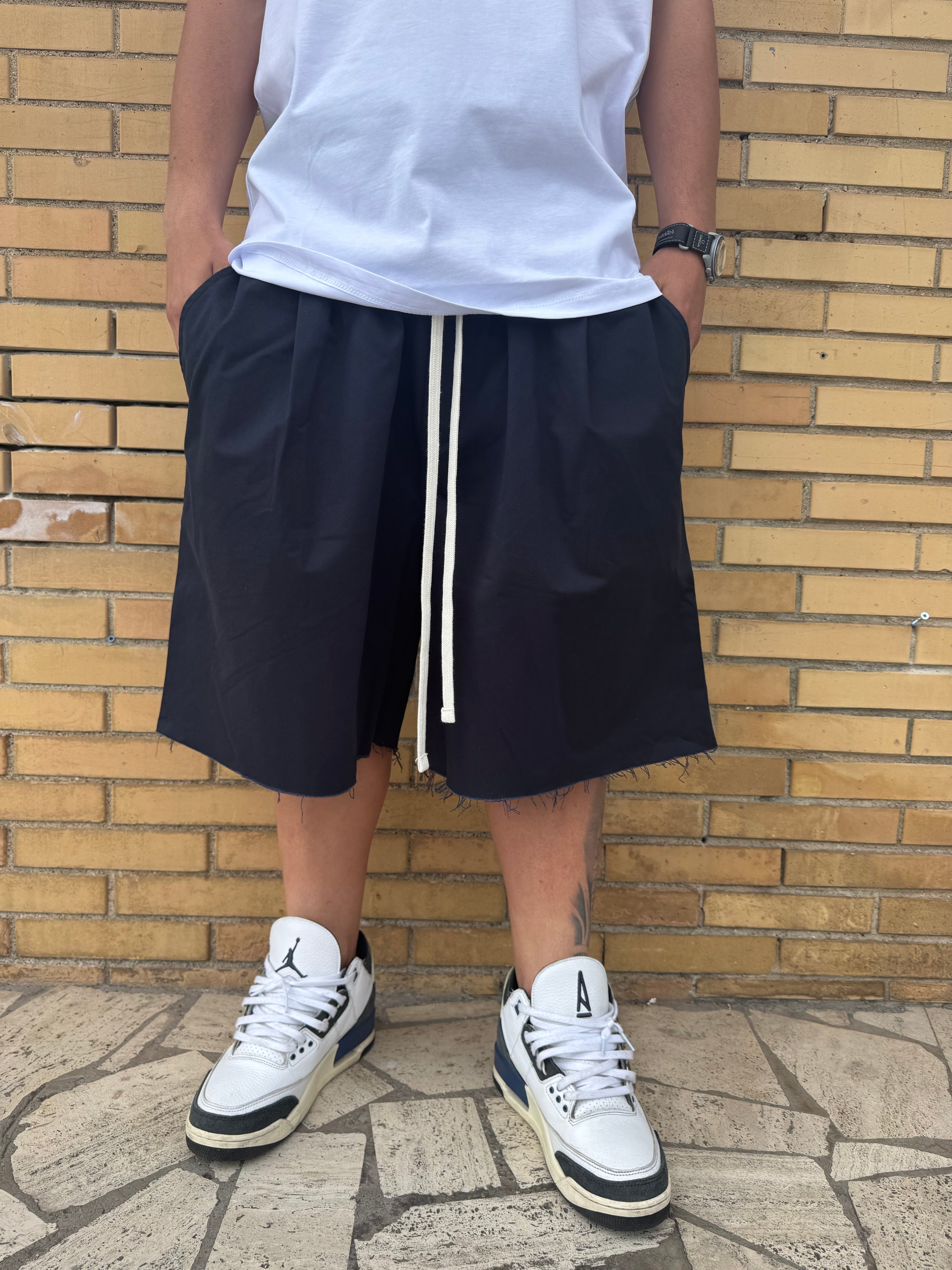 PANTALONCINO TAGLIO VIVO OVER