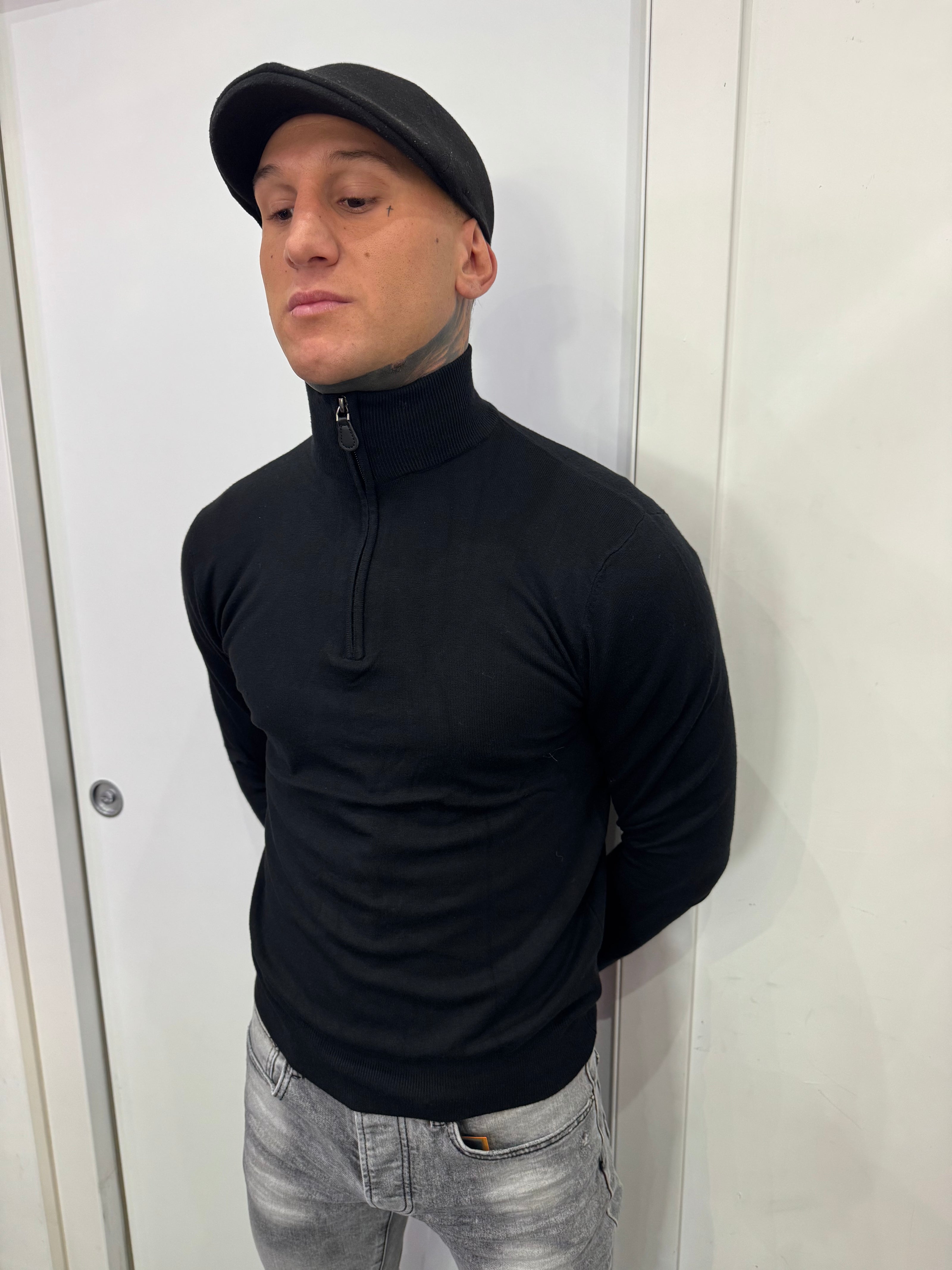 MAGLIA IN FILO MEZZA ZIP