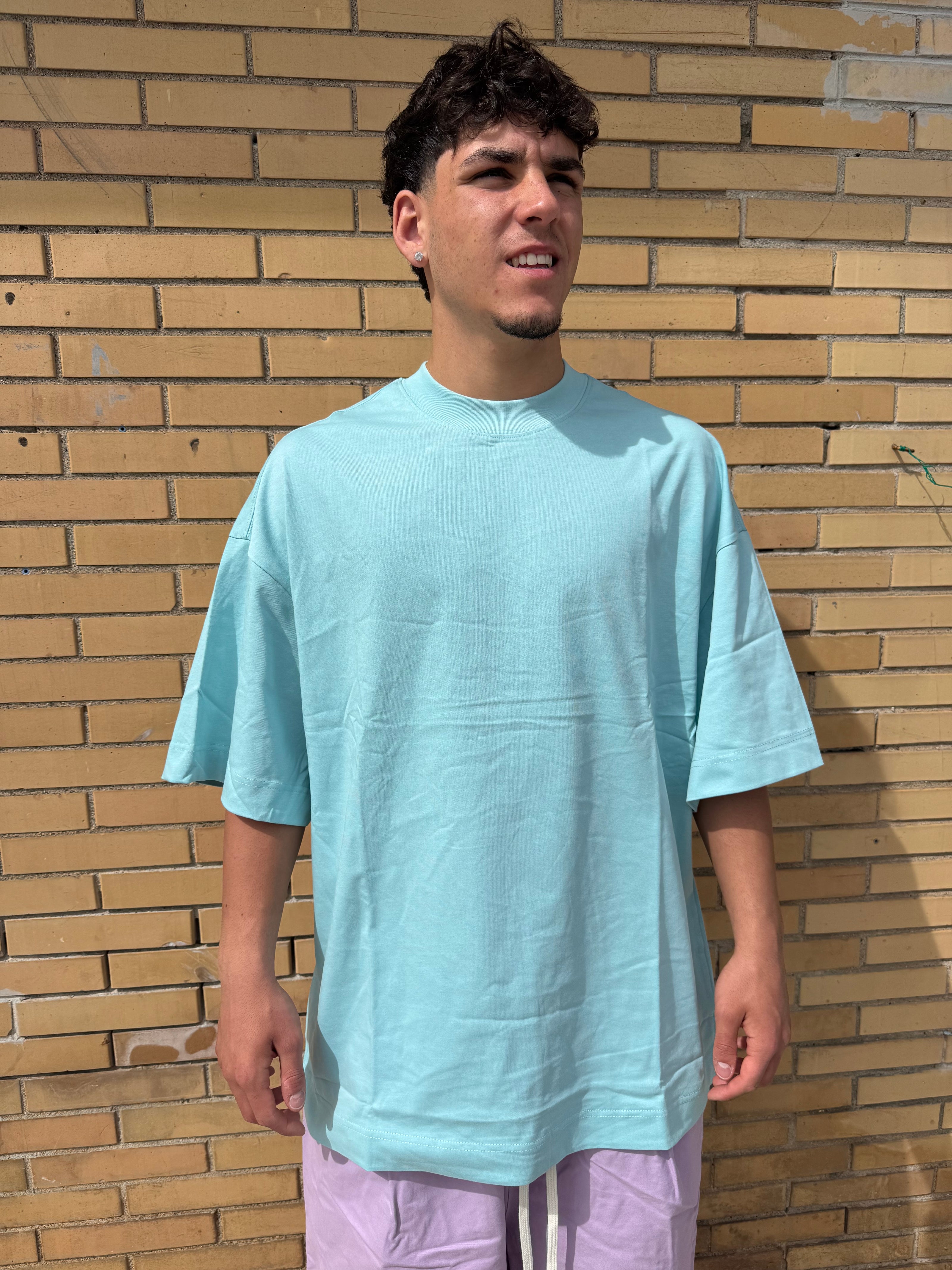 T-SHIRT OVER TIFFANY