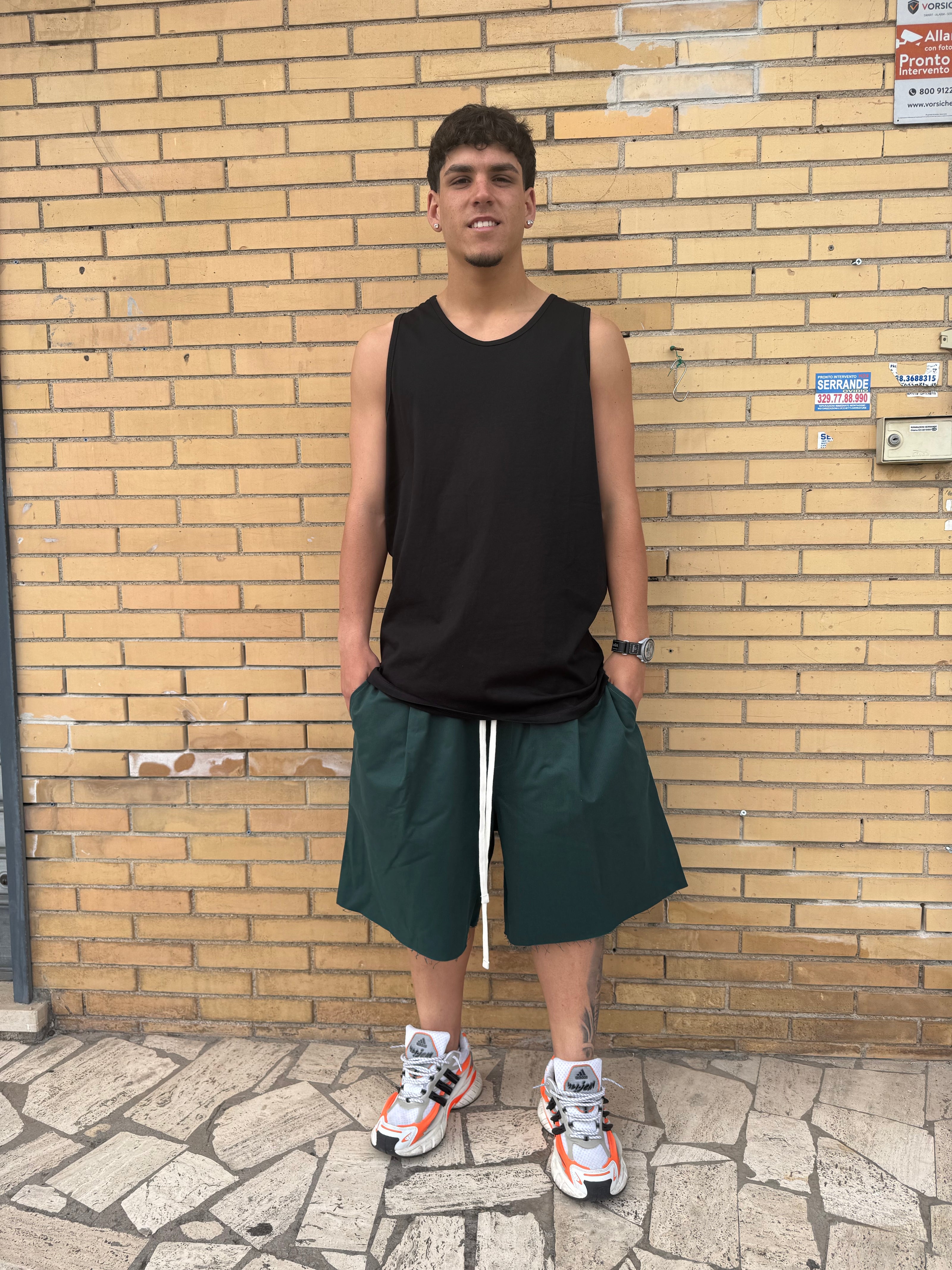 PANTALONCINO TAGLIO VIVO OVER