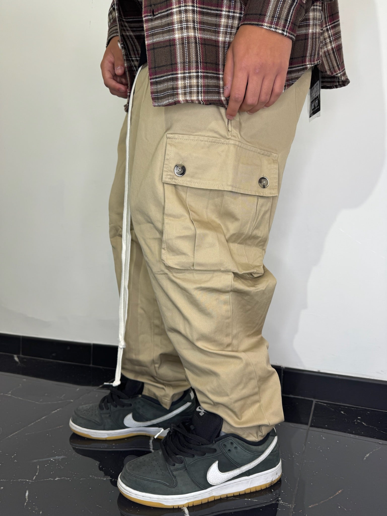 CARGO TASCHE LATERALI FONDO AMPIO (BEIGE)