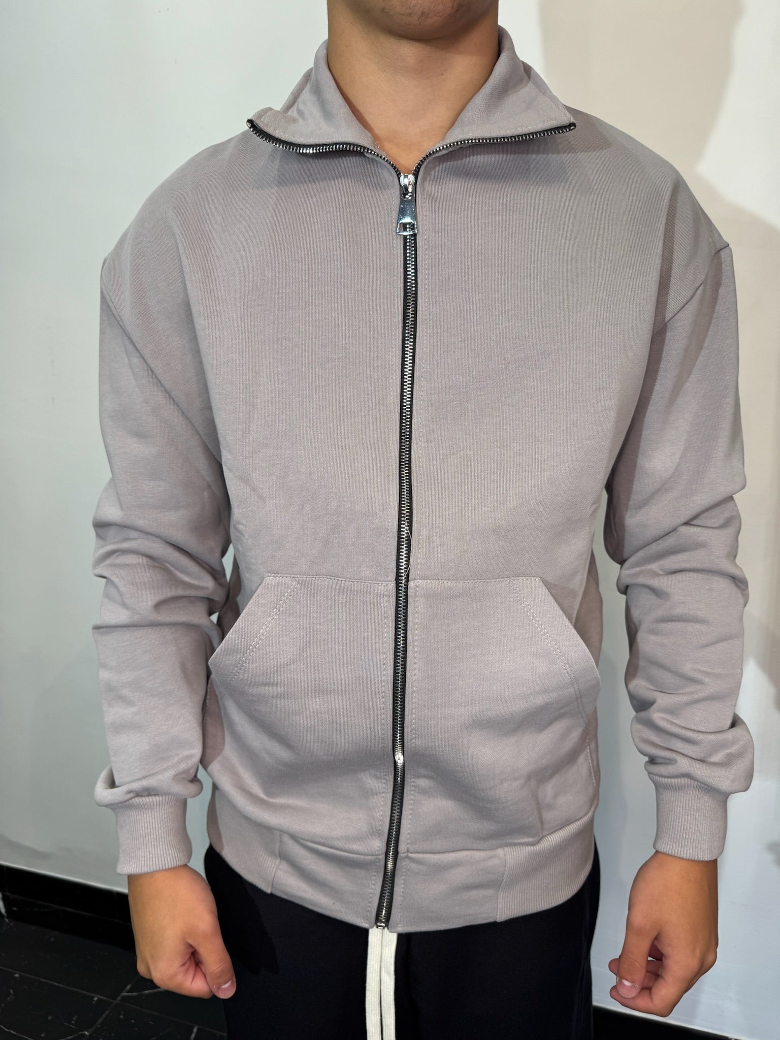 FELPA CON ZIP GRIGIA CHIARA